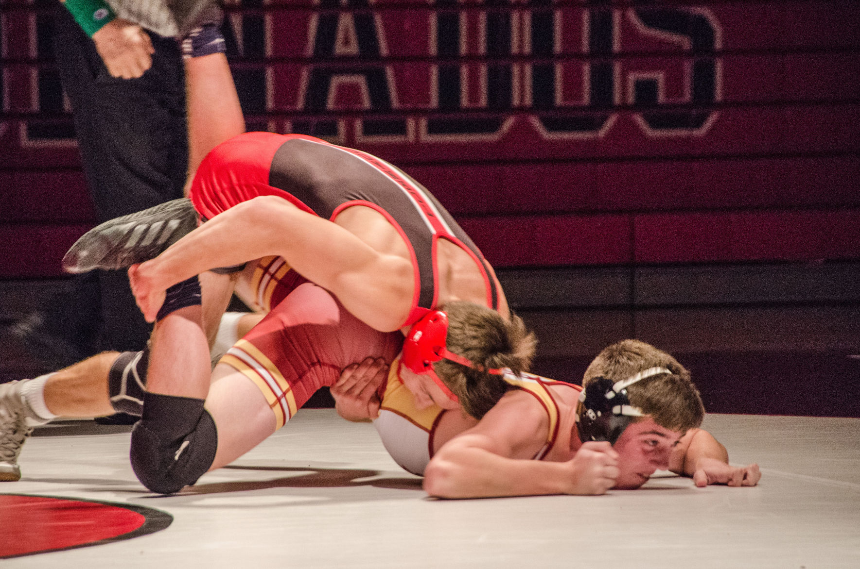 191219.sports.yelmwrestling.er4.jpg